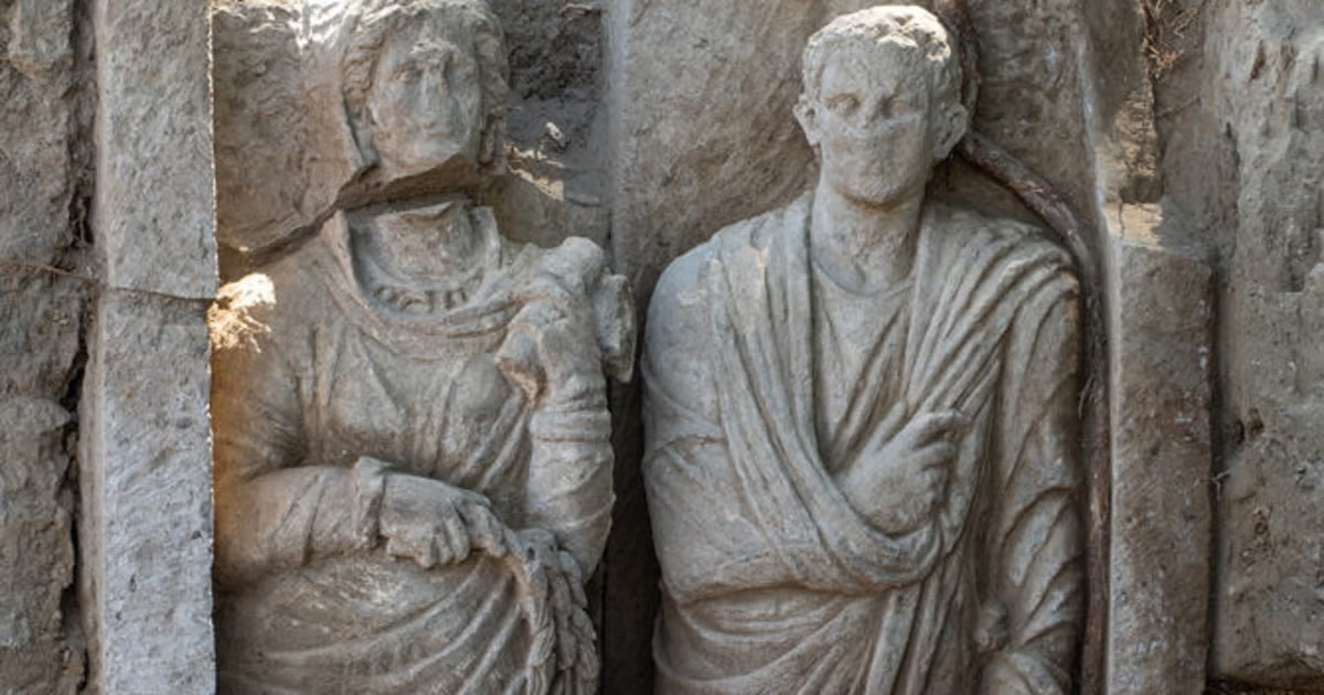 Los visitantes de Pompeya, la antigua ciudad romana sepultada y preservada por la erupción del Vesubio en el año 79 d.C.