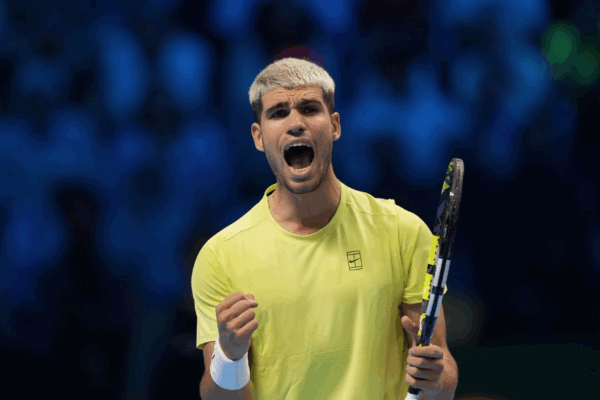 Carlos Alcaraz tras su triunfo ante Taylor Fritz en Turín, Italia, el 11 de noviembre de 2025.
