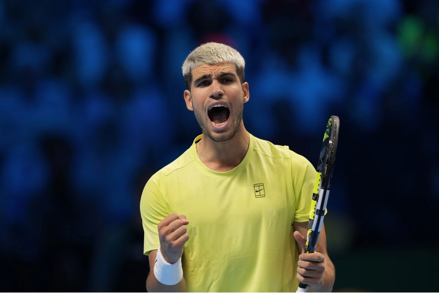 Carlos Alcaraz tras su triunfo ante Taylor Fritz en Turín, Italia, el 11 de noviembre de 2025.