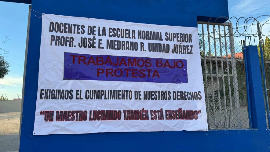 Docentes mantienen un paro activo de labores y trabajan bajo protesta.