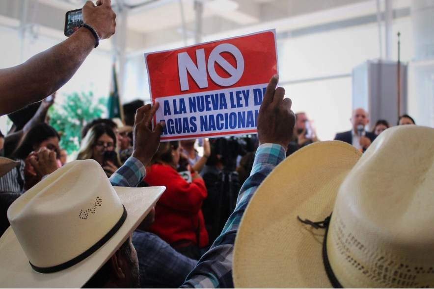 Productores agrícolas durante la protesta.