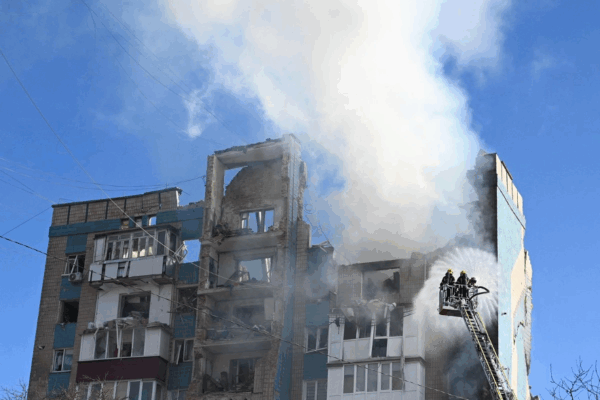 Edificio destruido por un ataque ruso en la ciudad de Ternepoli, Ucrania, el 19 de noviembre de 2025.