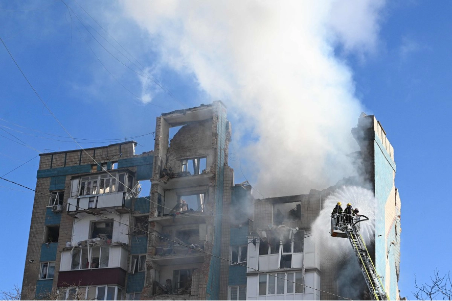 Edificio destruido por un ataque ruso en la ciudad de Ternepoli, Ucrania, el 19 de noviembre de 2025.