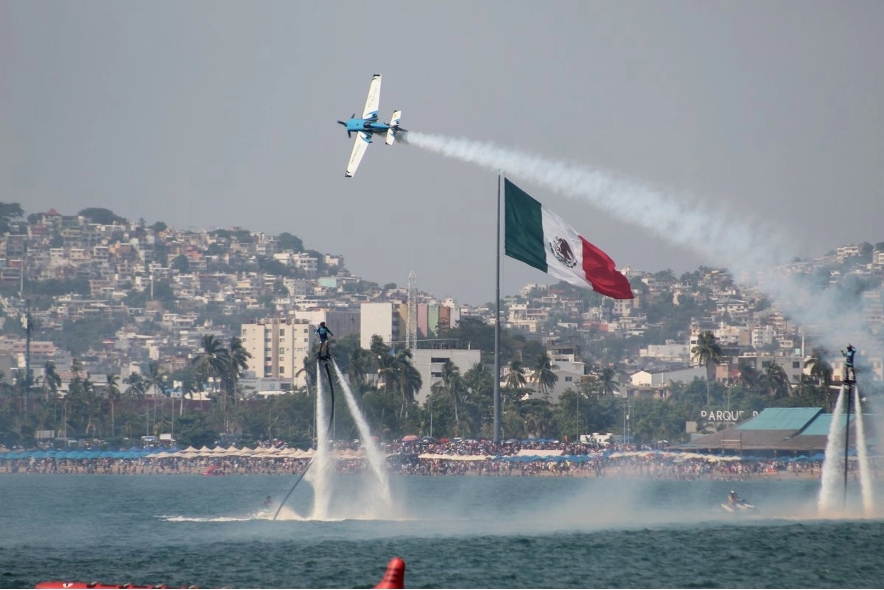 El Air Show 2025 inició el sábado por la mañana y concluyó ayer domingo 23 de noviembre con dos funciones. 