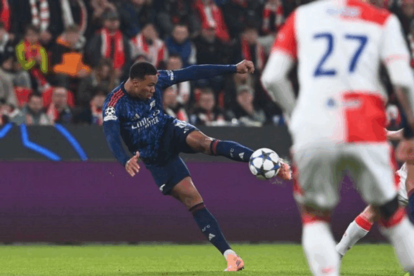 El Arsenal se impuso este martes 3-0 en su visita al Slavia de Praga y sumó así su cuarta victoria en la Liga de Campeones.