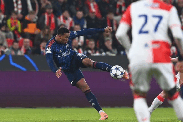 El Arsenal se impuso este martes 3-0 en su visita al Slavia de Praga y sumó así su cuarta victoria en la Liga de Campeones.