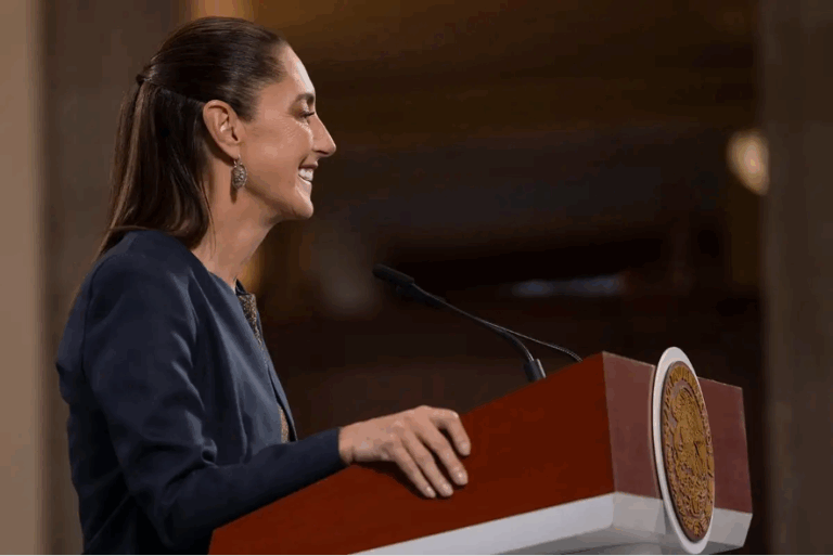 La presidenta Claudia Sheinbaum durante su conferencia en Palacio Nacional, el 6 de noviembre de 2025.