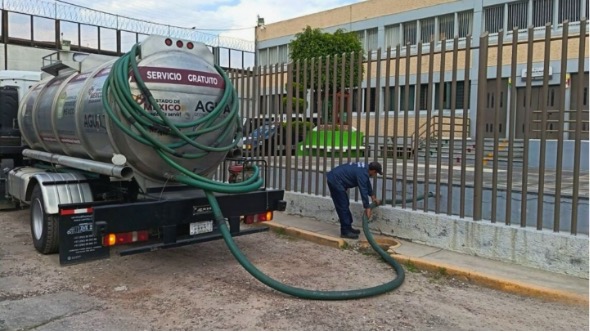 GEM ha entregado 710 camiones tipo cisterna mejor conocido como pipas a hospitales, clínicas de hemodiálisis y Centros Penitenciarios.