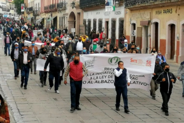 Maestros de la sección 58 del SNTE también dejaron de laborar en 500 planteles de nivel básico. 