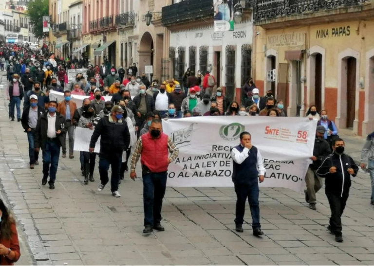 Maestros de la sección 58 del SNTE también dejaron de laborar en 500 planteles de nivel básico. 