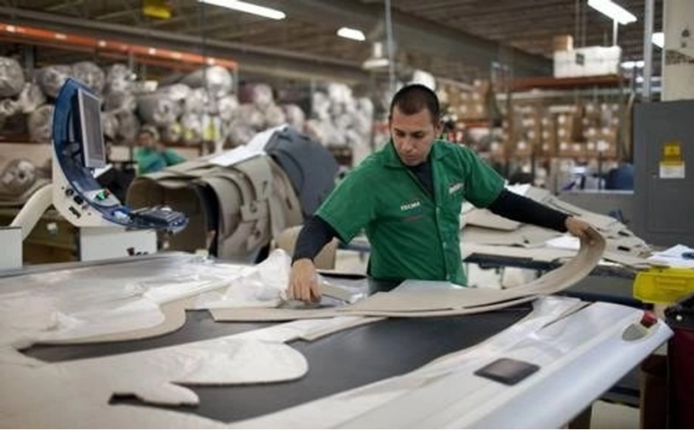 Los obreros permanecerán en sus centros de trabajo hasta recibir indicaciones de su defensa legal y de sus representantes sindicales, quienes organizaron la rotación de las guardias apostadas ante las instalaciones de Tridonex.