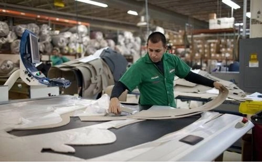 Los obreros permanecerán en sus centros de trabajo hasta recibir indicaciones de su defensa legal y de sus representantes sindicales, quienes organizaron la rotación de las guardias apostadas ante las instalaciones de Tridonex.