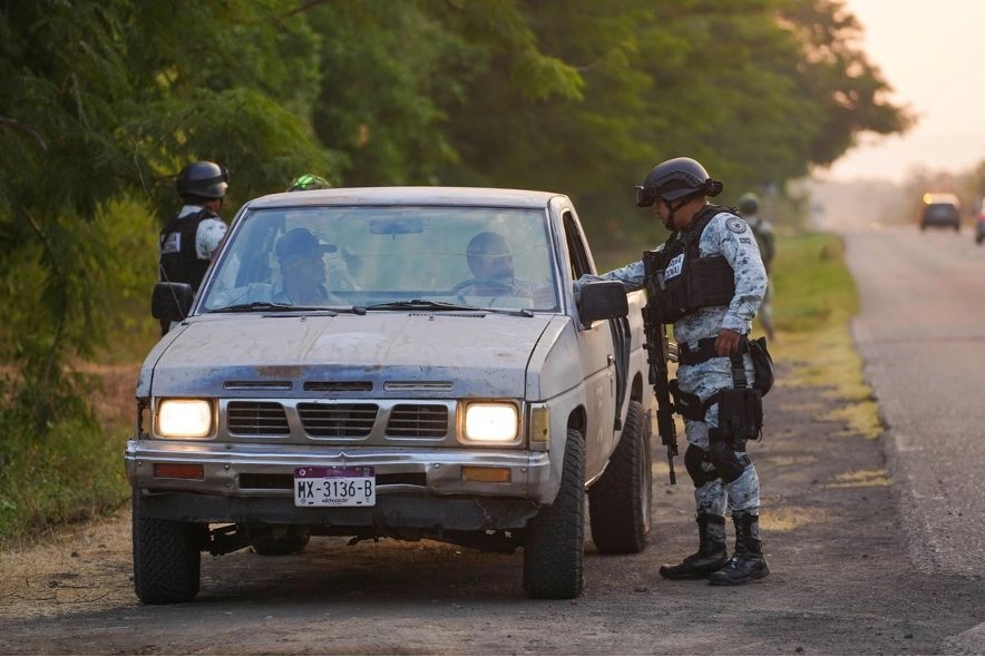 Nueve elementos de la Guardia Civil de Michoacán fueron separados de sus cargos para ser investigados por presuntas extorsiones a automovilistas.