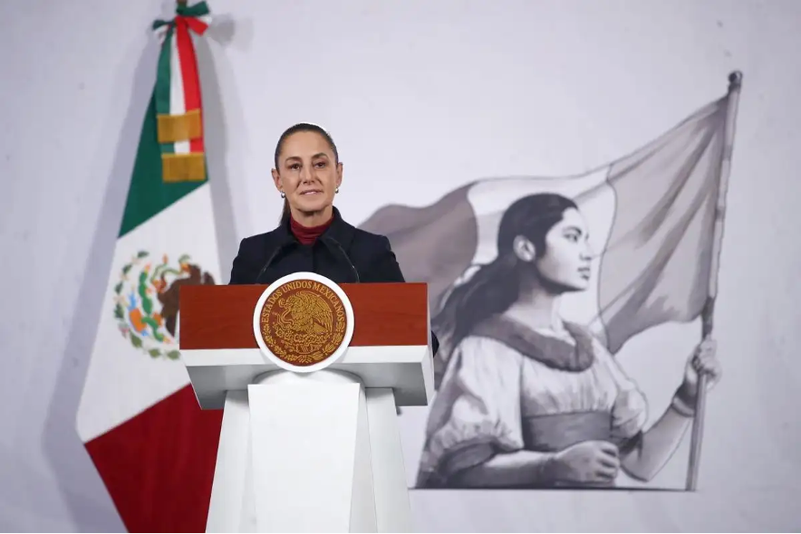 La presidenta Claudia Sheinbaum durante su conferencia matutina en Palacio Nacional, en la Ciudad de México, el 6 de enero del 2026.