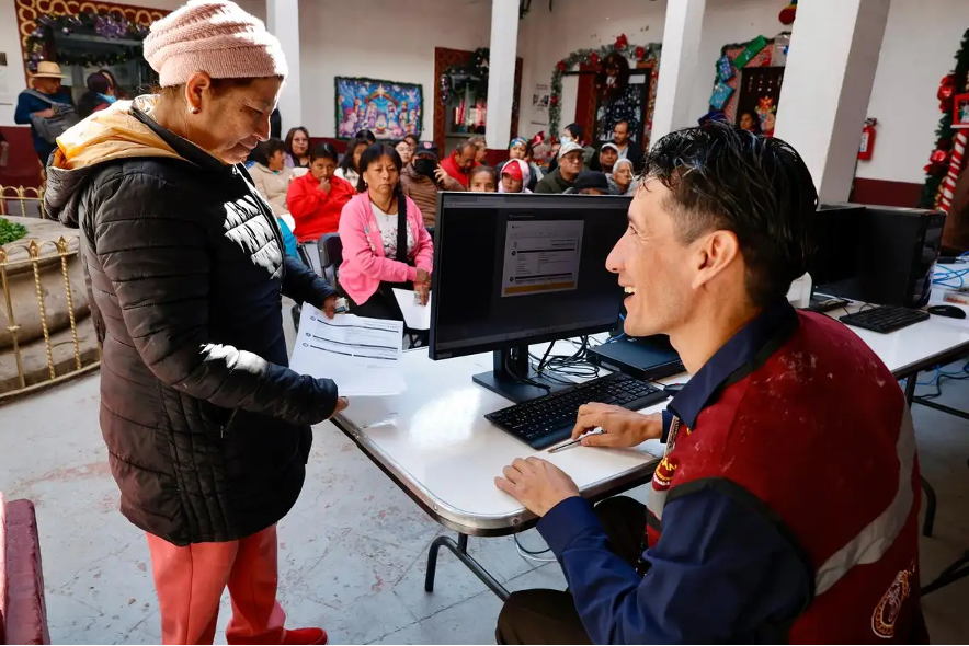 En Chimalhuacán, estado de México, la alcaldesa, Xóchitl Flores Jiménez, anunció que para grupos vulnerables se aprobó un descuento de hasta 34 por ciento en el pago de predial y agua.