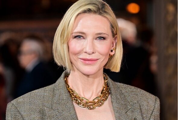 Si hay algo que define a las francesas, son sus cortes de pelo audaces que les aporta un look moderno, lleno de movimiento y un aire effortless que rejuvenece al instante, por eso es que lucen siempre juveniles sin importar su edad.