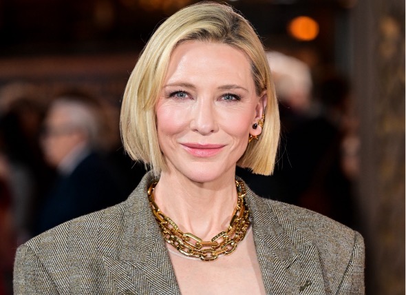 Si hay algo que define a las francesas, son sus cortes de pelo audaces que les aporta un look moderno, lleno de movimiento y un aire effortless que rejuvenece al instante, por eso es que lucen siempre juveniles sin importar su edad.