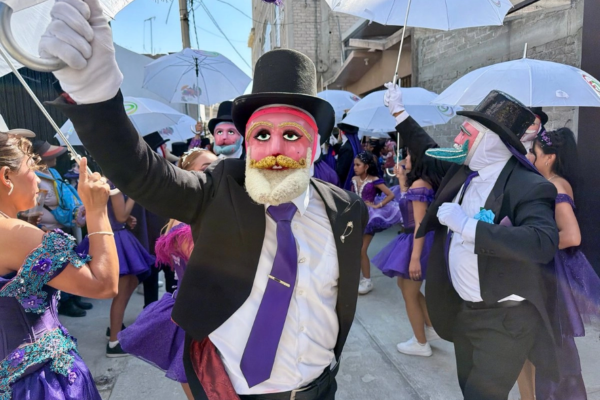 Pobladores de todas las edades de la localidad de Acuexcomac, en San Salvador Atenco, estado de México, participaron en la edición 141 del Carnaval de Mujeres.