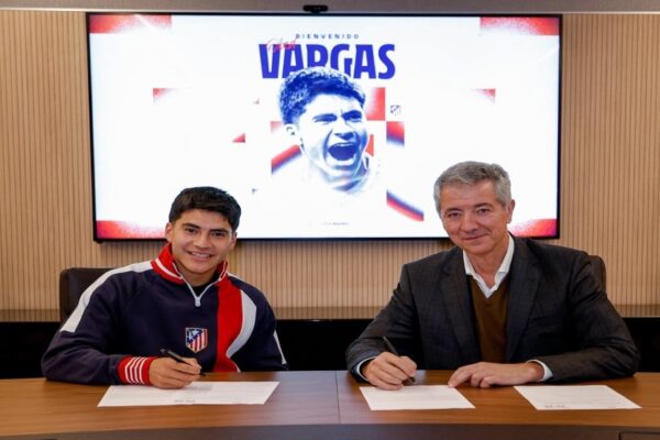 El seleccionado nacional, de 20 años, deja las filas del Seattle Sounders de la MLS, para cumplir su sueño europeo con los Colchoneros, tras firmar contrato por lo que resta de la temporada y cuatro campañas más.