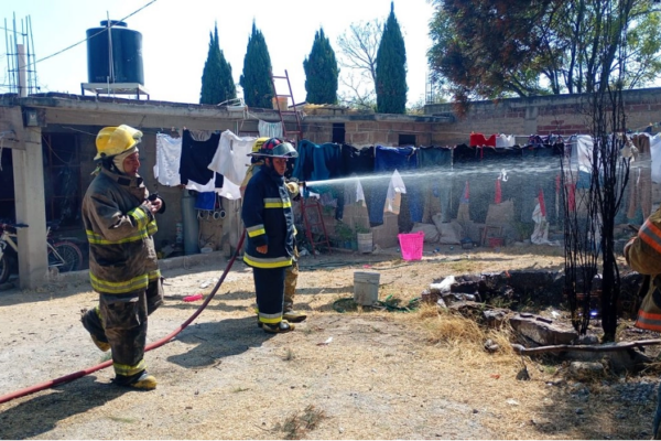 Pasadas las 14:00 horas la alcaldía de Tultepec no había proporcionado información oficial, en tanto, vecinos aledaños al accidente exigen la revisión de daños de algunas de las viviendas.