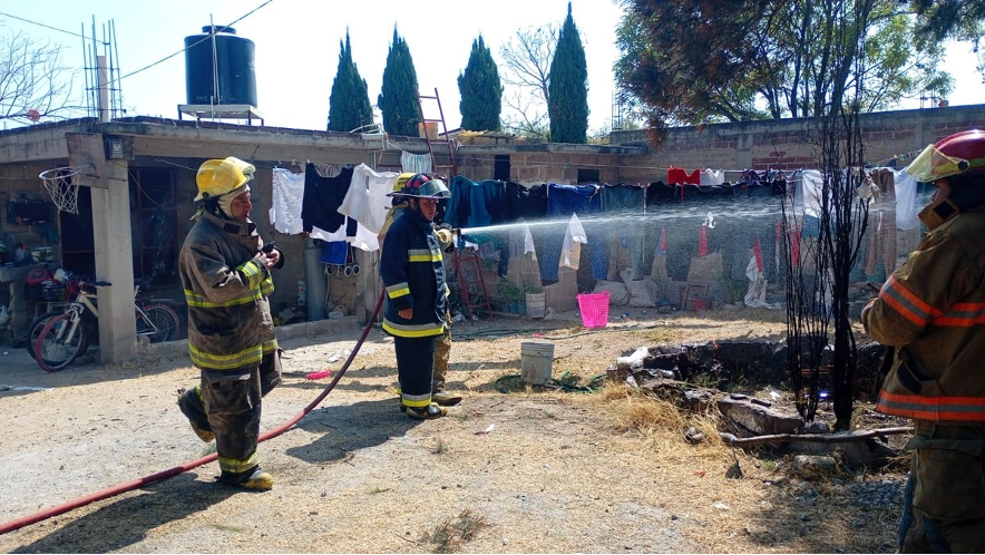 Pasadas las 14:00 horas la alcaldía de Tultepec no había proporcionado información oficial, en tanto, vecinos aledaños al accidente exigen la revisión de daños de algunas de las viviendas.