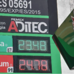 La presidenta Claudia Sheinbaum Pardo y más de 20 empresarios gasolineros renovaron ayer la estrategia nacional para estabilizar el precio de la gasolina Magna, por lo cual el litro se mantendrá en 23.99 pesos seis meses más.