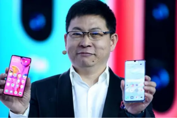 El esfuerzo de Huawei para crear un sistema operativo completamente nuevo, con código propio y compatible con múltiples dispositivos ha sido titánico. Desde que la Administración estadounidense bloqueara el acceso a Google, la compañía tuvo clara la solución: ser completamente independientes del resto del mundo