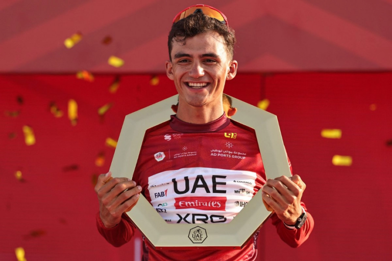 Issac del Toro triunfa en el Tour UAE.