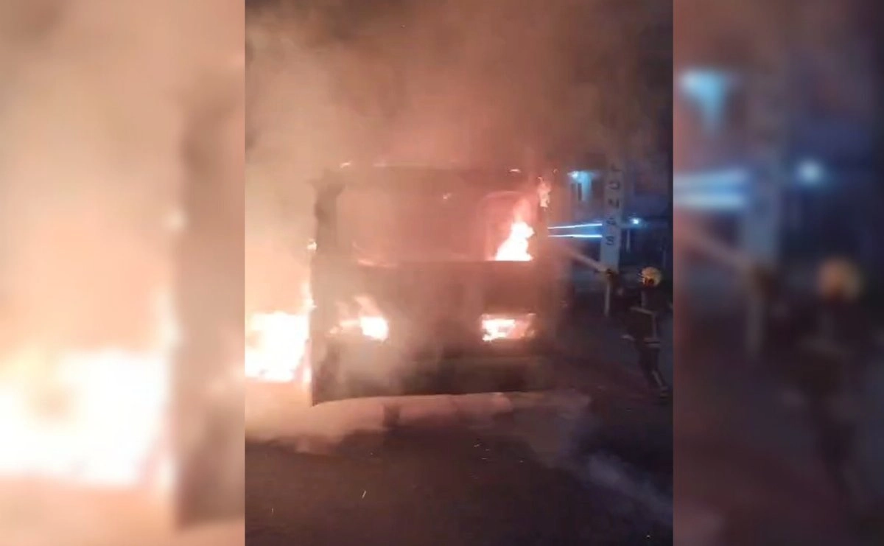 El vehículo circulaba sobre avenida Taxímetros. 