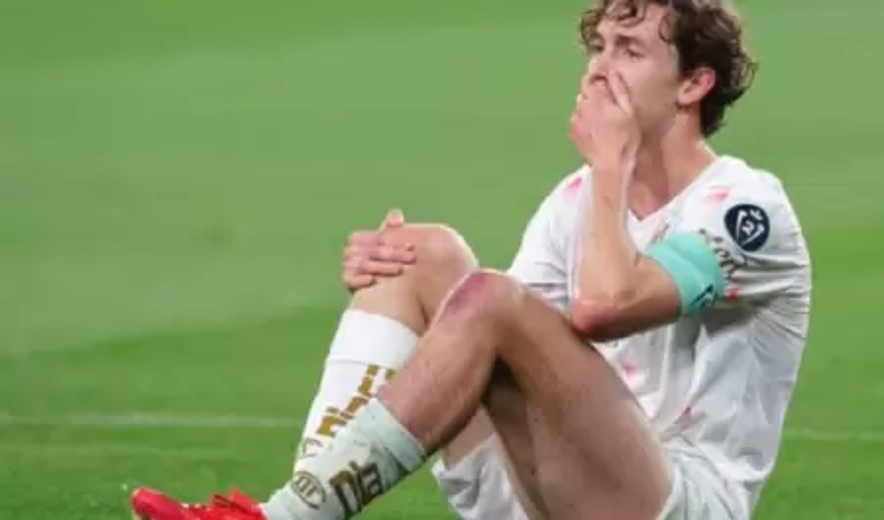 Las lesiones persiguen a México rumbo a la Copa del Mundo. A menos de tres meses del partido inaugural contra Sudáfrica, el mediocampista del Toluca, Marcel Ruiz, pieza habitual en las convocatorias del seleccionador nacional Javier Aguirre, quedó oficialmente descartado para la máxima cita de la FIFA, tras sufrir una rotura de ligamento cruzado anterior y una lesión de menisco en la rodilla derecha el miércoles durante el partido ante el San Diego estadunidense, en la ida de octavos de final de la Concacaf Copa de Campeones.