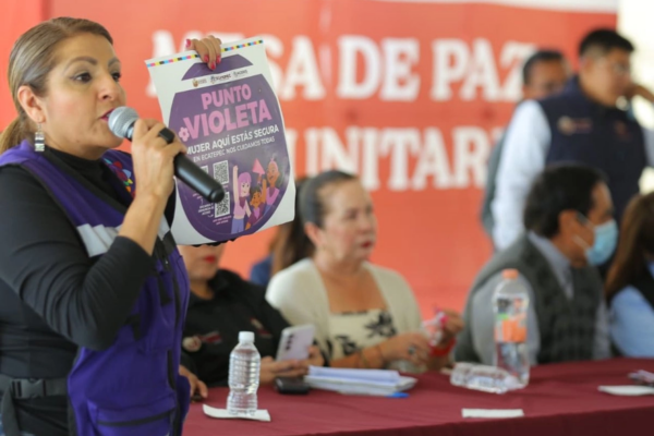 La App, disponible para Android e iOS, está conectada a los servicios de emergencia y al Centro de Mando del municipio; cuenta con botón de pánico y la función "En Camino" para acompañamiento virtual en transporte público.