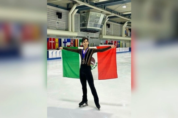El  mexicano Donovan Carrillo avanzó a la final del Campeonato Mundial Patinaje Artístico que se desarrolla en Praga.