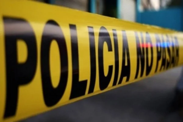 La agresión ocurrió en una zona urbana del municipio; dos víctimas murieron en el lugar y una más falleció en el hospital, mientras autoridades recaban indicios balísticos.