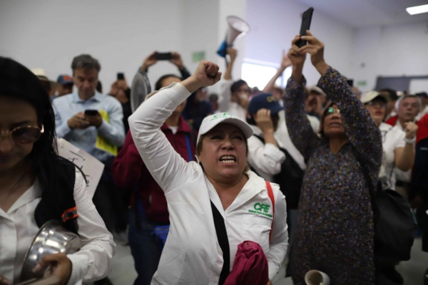La reforma establece un límite a los ingresos de pensionados del sector público.