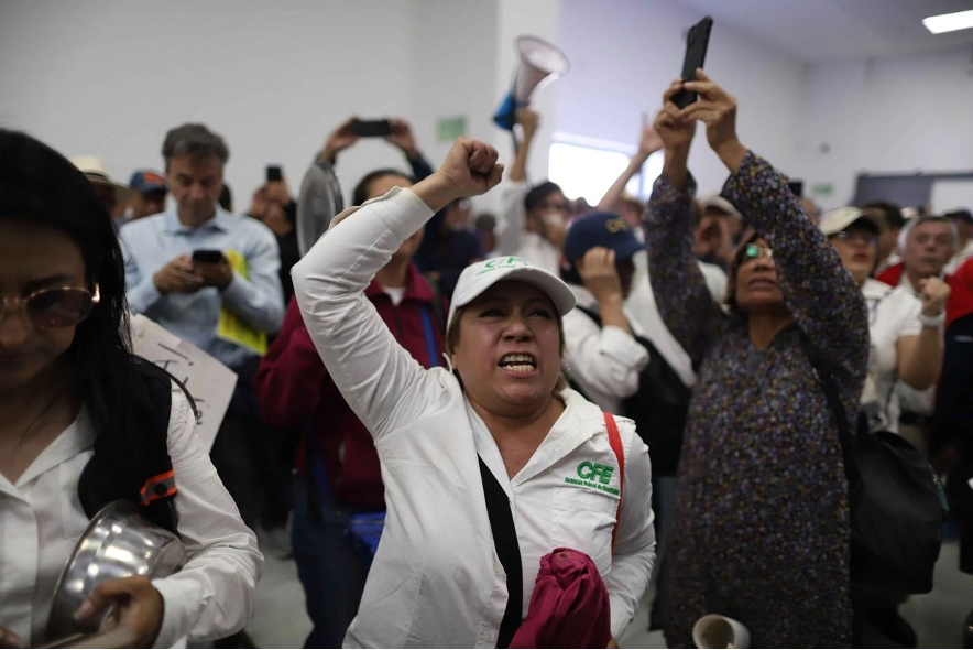 La reforma establece un límite a los ingresos de pensionados del sector público.