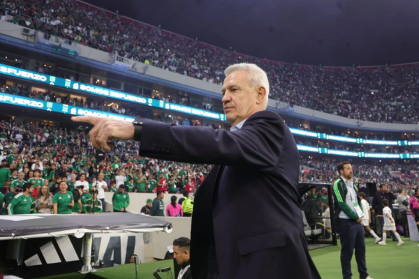 El técnico Javier Aguirre durante el partido entre la selección mexicana y su similar portuguesa en el estadio Azteca, el 28 de marzo de 2026. 