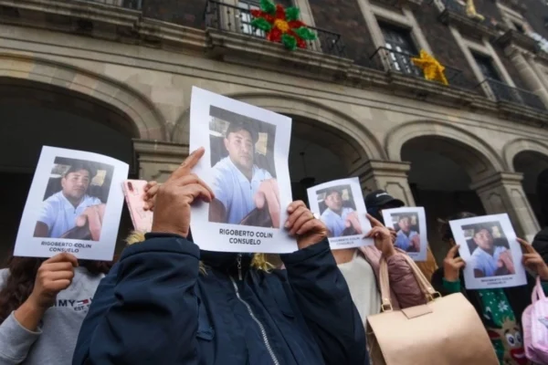 Familiares de desaparecidos en el Edomex durante una protesta en imagen de archivo.
