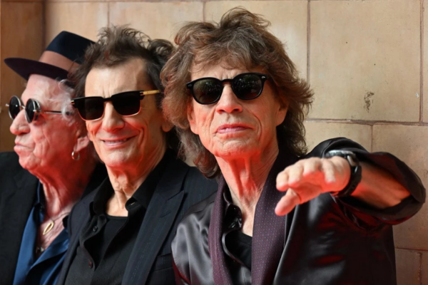 Los Rolling Stones estrenan hoy el tema In The Stars en todas las plataformas de música digital, primer sencillo que se desprende de su próximo álbum, Foreign Tongues, el cual sale a la venta el 10 de julio.