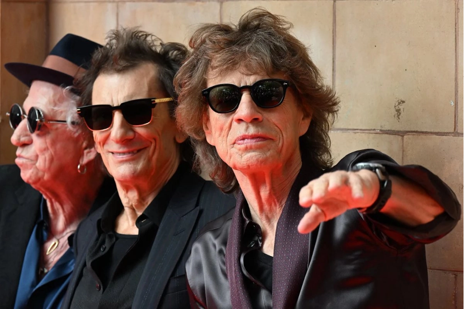 Los Rolling Stones estrenan hoy el tema In The Stars en todas las plataformas de música digital, primer sencillo que se desprende de su próximo álbum, Foreign Tongues, el cual sale a la venta el 10 de julio.