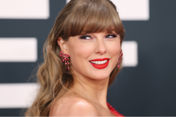 El romance entre Taylor Swift y Travis Kelce sigue regalando momentos que parecen sacados de una película de Hollywood.