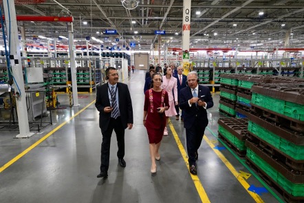 La inversión de mil millones de dólares por parte de General Motors (GM) para producir más de 80 mil automóviles al año “confirma la confianza en México”, señaló el Consejo Coordinador Empresarial (CCE).