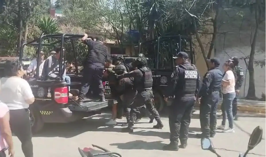 Pobladores de Naucalpan reivindican como suyo el predio donde la alcaldía busca construir el Macroparque La Abeja y exigen atender primero rezagos urbanos.