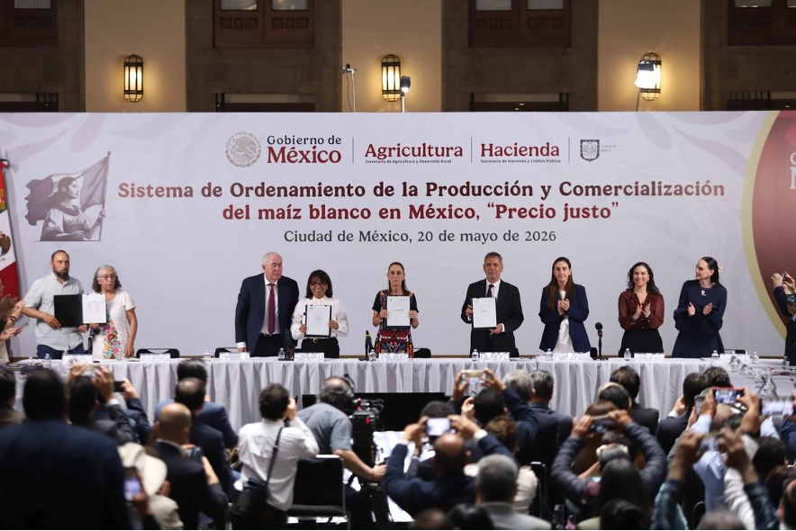 El mecanismo fue firmado con la presencia de Francisca Rosalba Jiménez Juárez, representante de los productores de Michoacán; Leonel Cota Montaño, subsecretario de Agricultura; Columba Jazmín López, secretaria de Agricultura; Claudia Sheinbaum, presidenta de México; Edgar Amador Zamora, secretario de Hacienda; María del Carmen Bonilla, subsecretaria de Hacienda; Andrea Marván Saltiel, comisionada Nacional Antimonopolio y Altagracia Gómez, titular Consejo Asesor Empresarial.