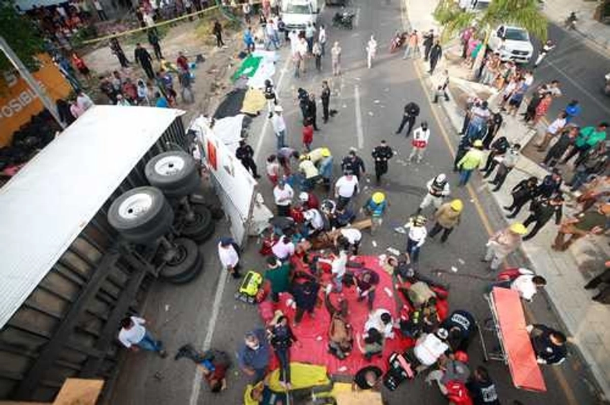El guatemalteco Isaac “N”, que guiaba a un centenar de migrantes en un tráiler que volcó en Chiapas y dejó 56 muertos en diciembre de 2021, fue sentenciado a 18 años de cárcel, informaron fuentes judiciales.