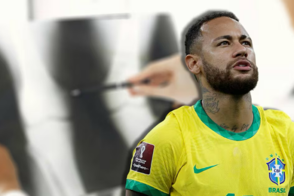 El médico de la selección brasileña, Rodrigo Lasmar, declaró que la participación de Neymar en el Mundial estaba en duda tras sufrir una lesión en la pantorrilla que requerirá de dos a tres semanas de tratamiento.