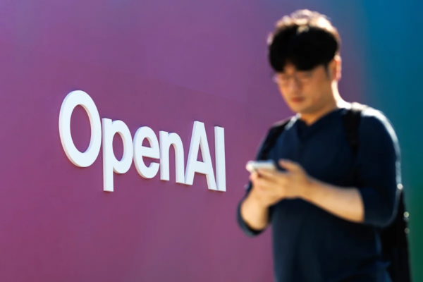 OpenAI anunció el lanzamiento este viernes de una versión preliminar de su último modelo de IA GPT-5.6, el cual inicialmente está disponible solo para "un pequeño grupo de socios" de confianza en Estados Unidos, a petición del gobierno.