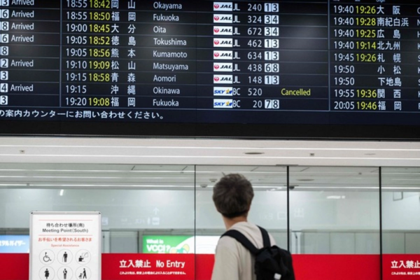 Aerolíneas japonesas suspendieron cientos de vuelos domésticos.