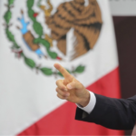 La Consejería Jurídica del Estado de México revocó el nombramiento de notario a Hugo Castañeda luego de acreditar que el funcionario incurrió en omisiones graves. 