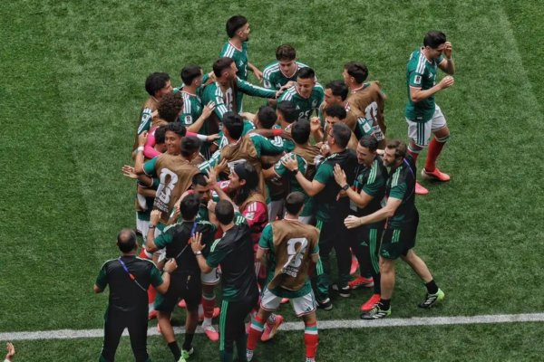 El delantero Julián Quiñones anotó el primer gol de México en el Mundial. 