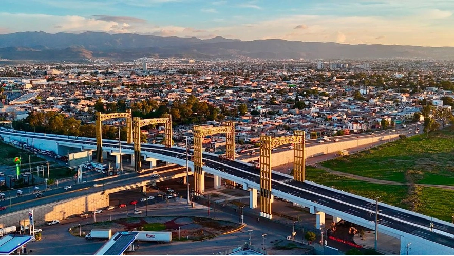 La nueva infraestructura busca agilizar la movilidad entre varios municipios de la zona metropolitana. 